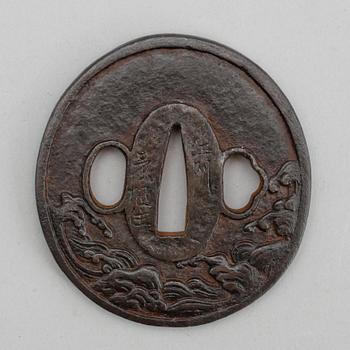 TSUBA, järn, Japan, 1800-/1900-tal.