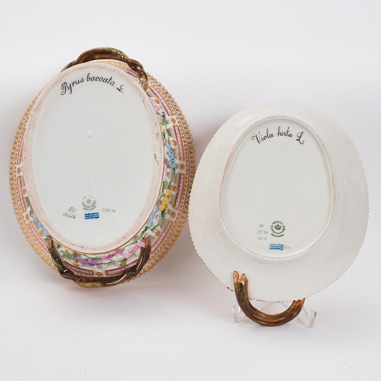 A Royal Copenhagen 'Flora Danica' part dinner service, Denmark, 20th Century.
