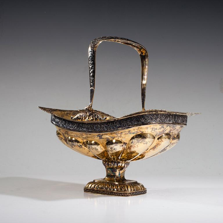 BRÖDKORG, förgyllt silver, Anton Christian Iwersen, S:t Petersburg 1824. Vikt 657 g.