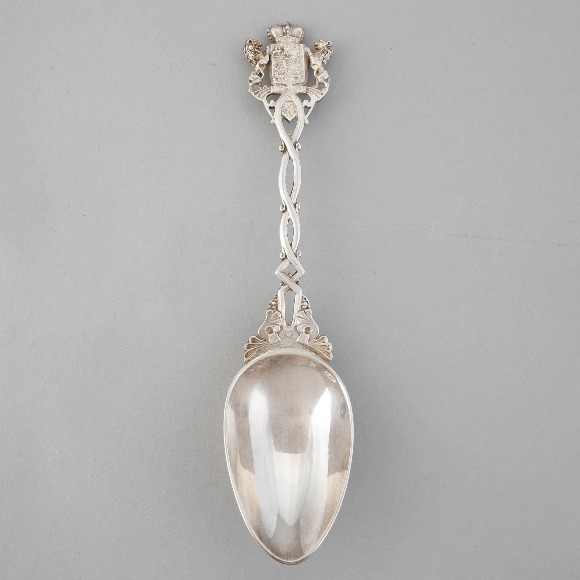 Firma Alexandre Gueyton, 12 st skedar, silver ur Youssopovs Skandinaviska servis, Paris, 1800-talets andra hälft,