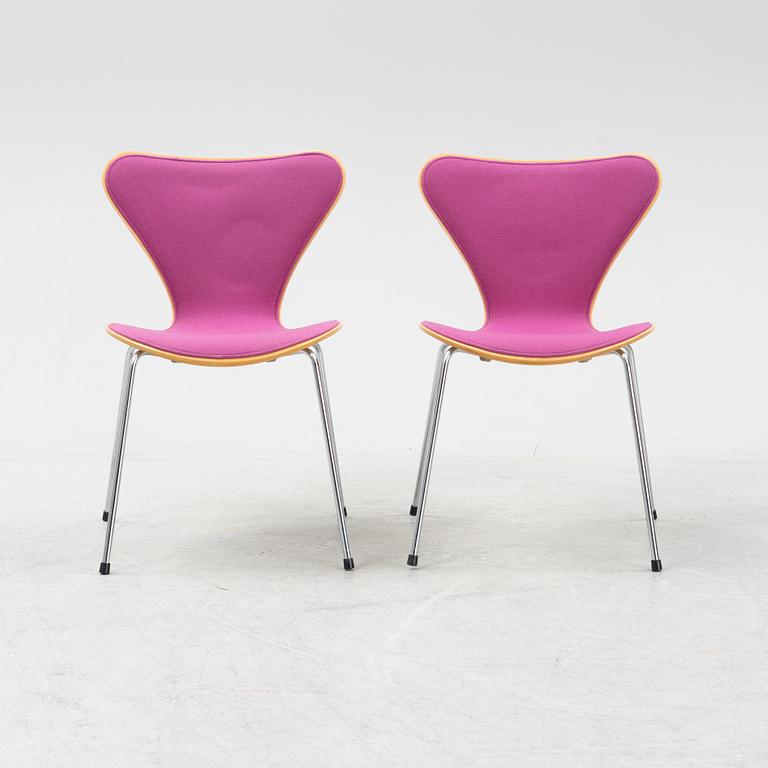 Arne Jacobsen, a set of six model 'Seven' chairs, Fritz Hansen, Denmark, dated 1991.