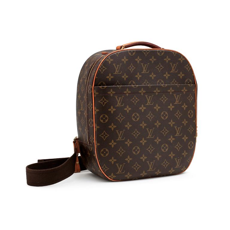 LOUIS VUITTON, a Monogram canvas messenger bag.