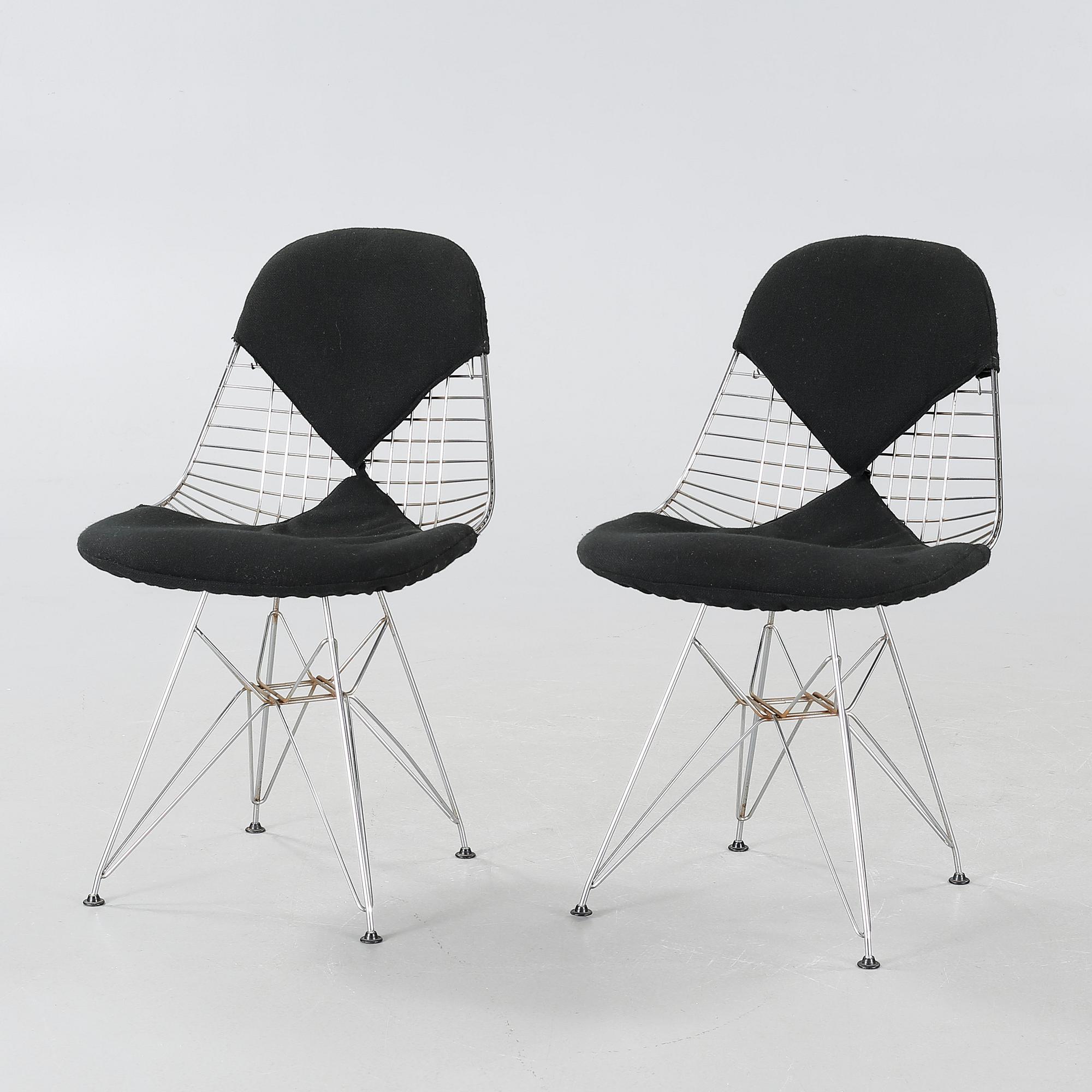 A pair of chairs, "DKR", by Charles & Ray Eames for Herman Miller, USA, around mid 20th century.