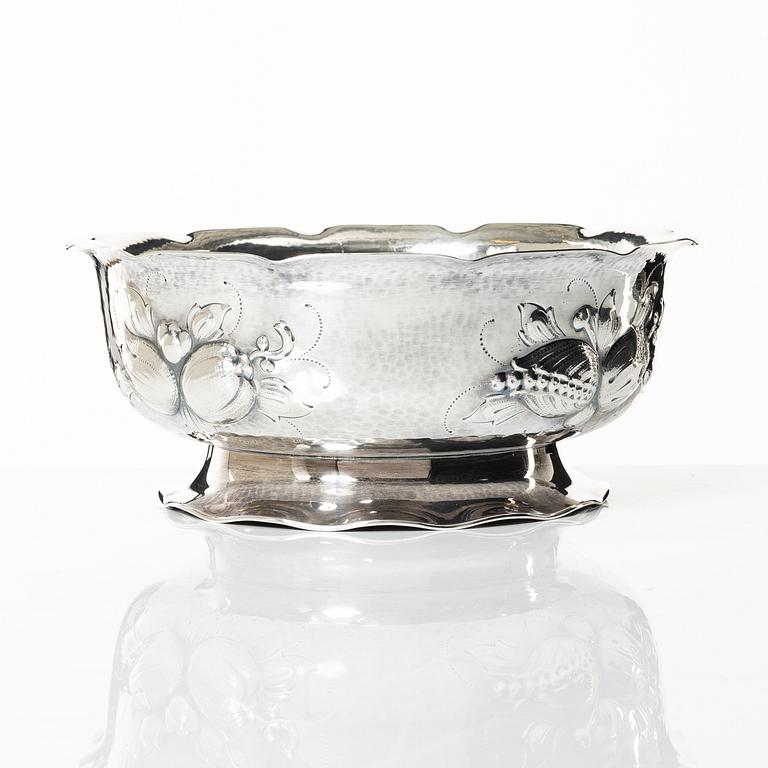 Eric Råström, a silver bowl, CG Råström, Stockholm 1976.