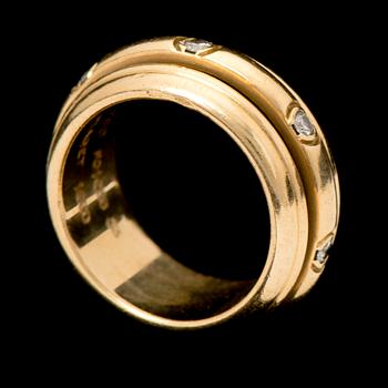 A RING, brilliant cut diamonds, 18K gold. 'Posession classic', Piaget.