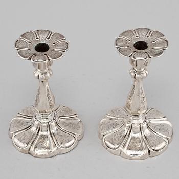LJUSSTAKAR, ett par, silver, 1900-talets första hälft.