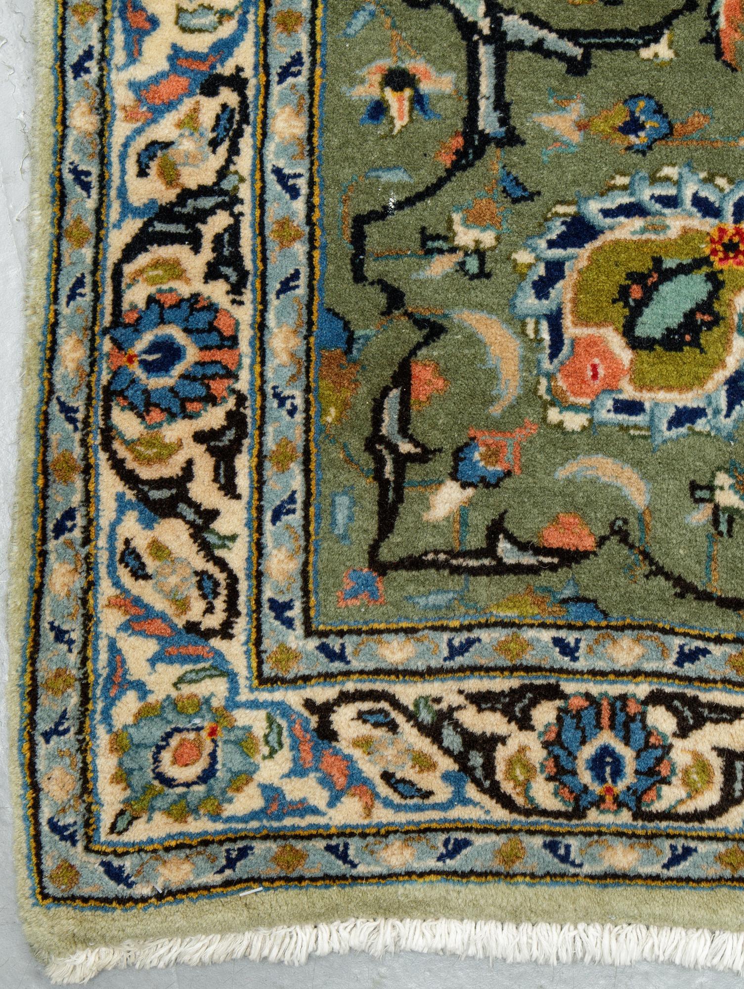 A carpet Kashan, 400 x 297 cm.