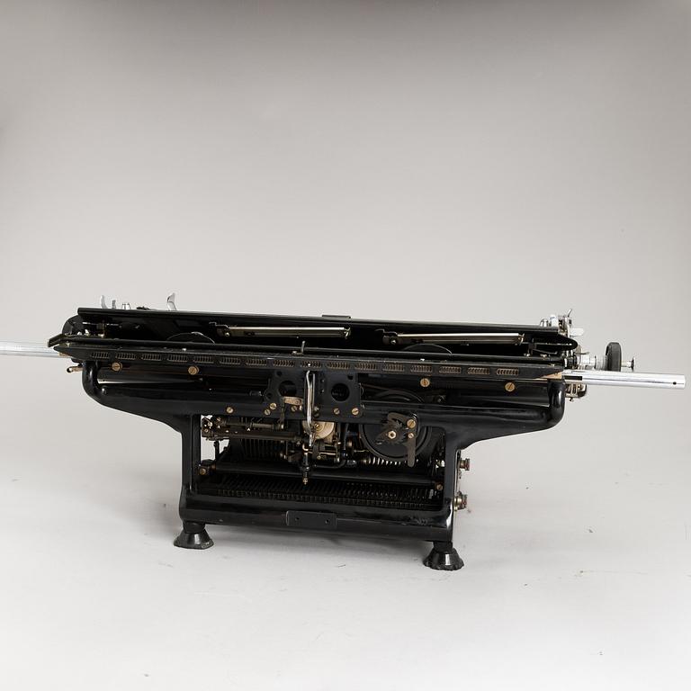 SKRIVMASKIN, Continental och RÄKNEMASKIN, Burroughs, 1900-talets första hälft.