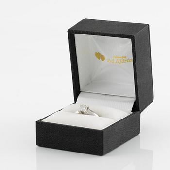 Ring in 18K white gold set with a brilliant-cut diamond weighing 0.49 ct according to the engraving.