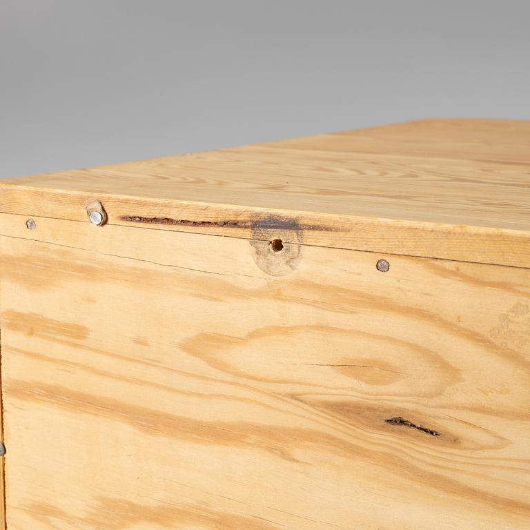 Göran Malmvall, skåp, ett par, "821", Svensk Fur.