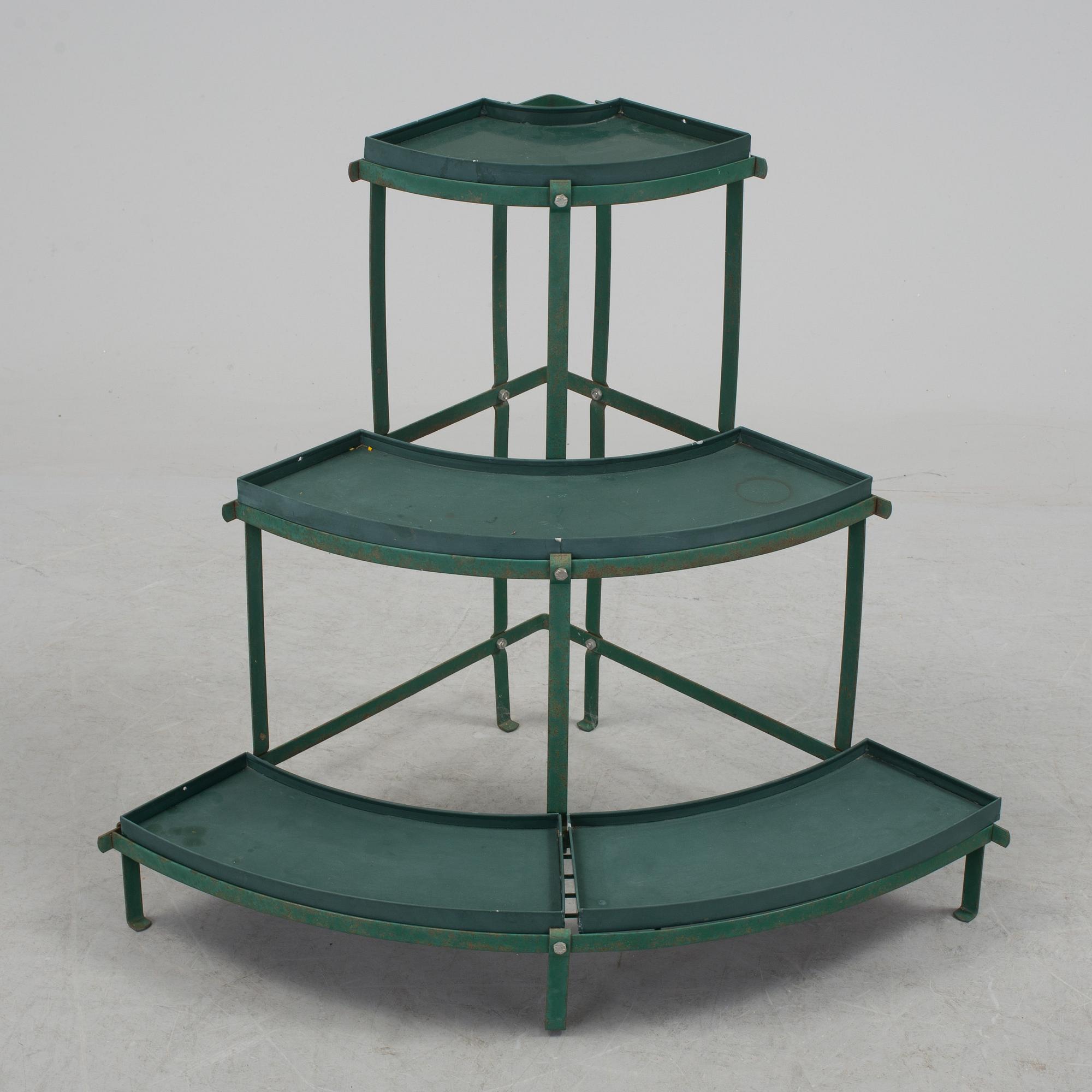 An English Smith and Hawken Plant stand, second half of the 20th century.