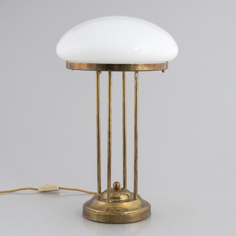 An art noveau table lamp, early 20th century.