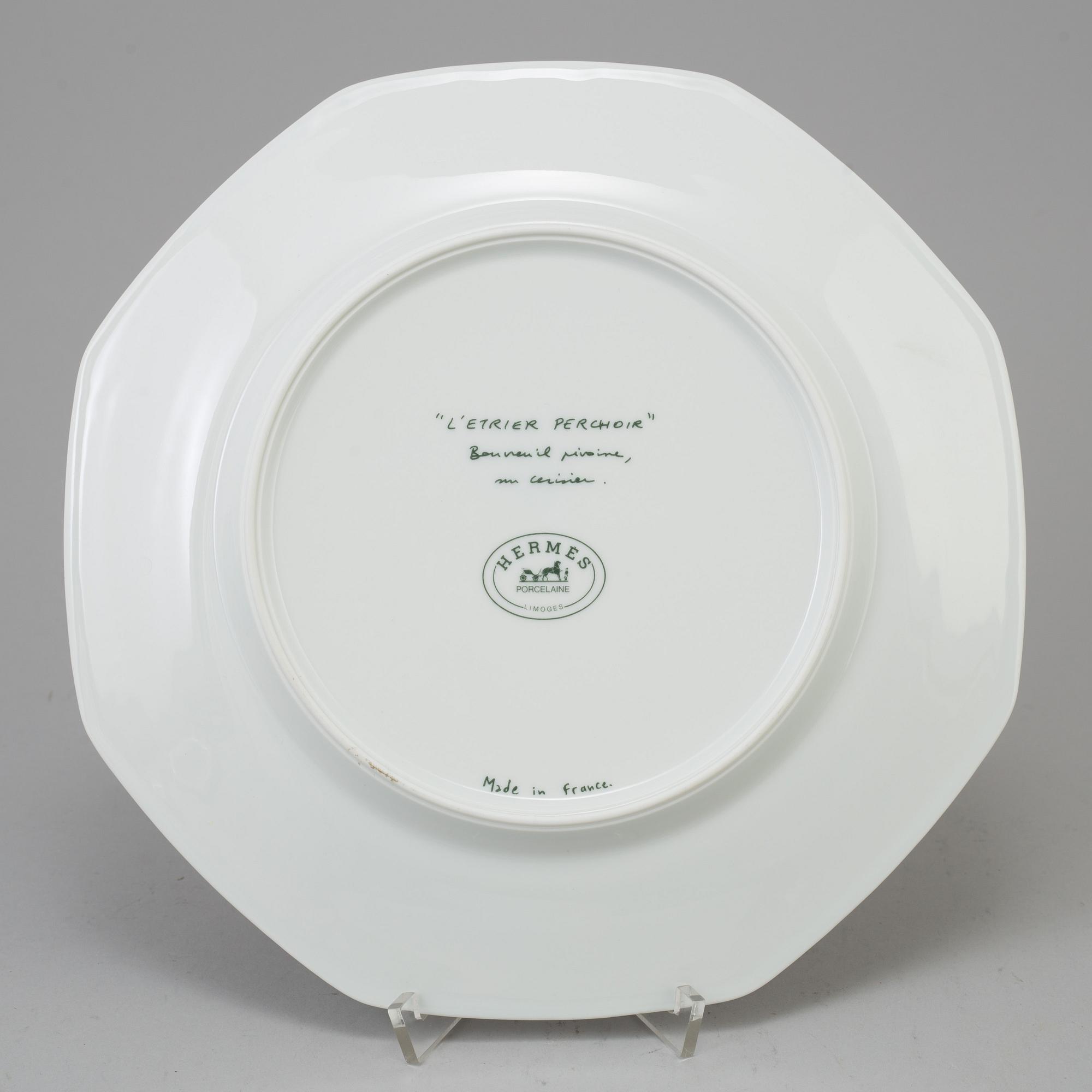 a set of 12 porcelain plates 