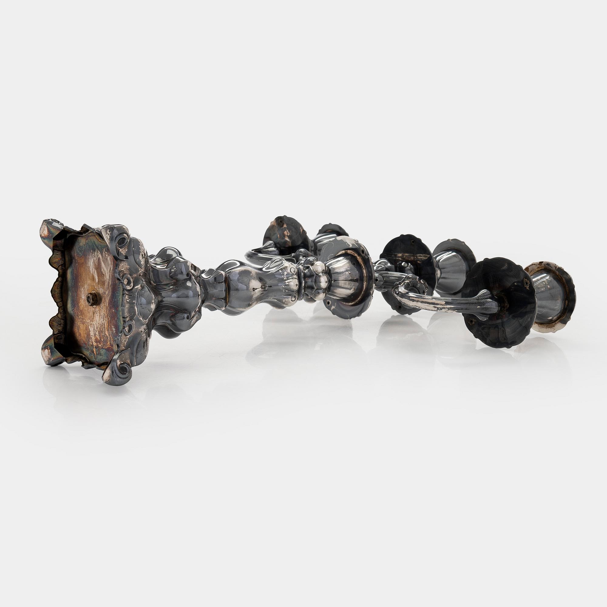 Kynttelikkö, hopea, Kultakeskus, Hämeenlinna 1990.