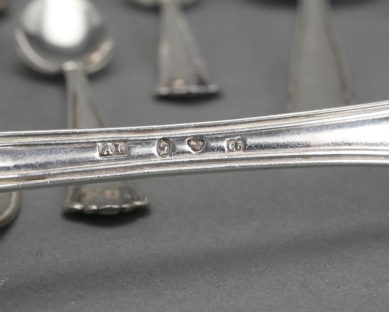 PARTI SILVER, mestadels svenska stämplar, bl a GAB, Stockholm 1968. 1800-1900-tal. Total vikt ca 1019 gram.