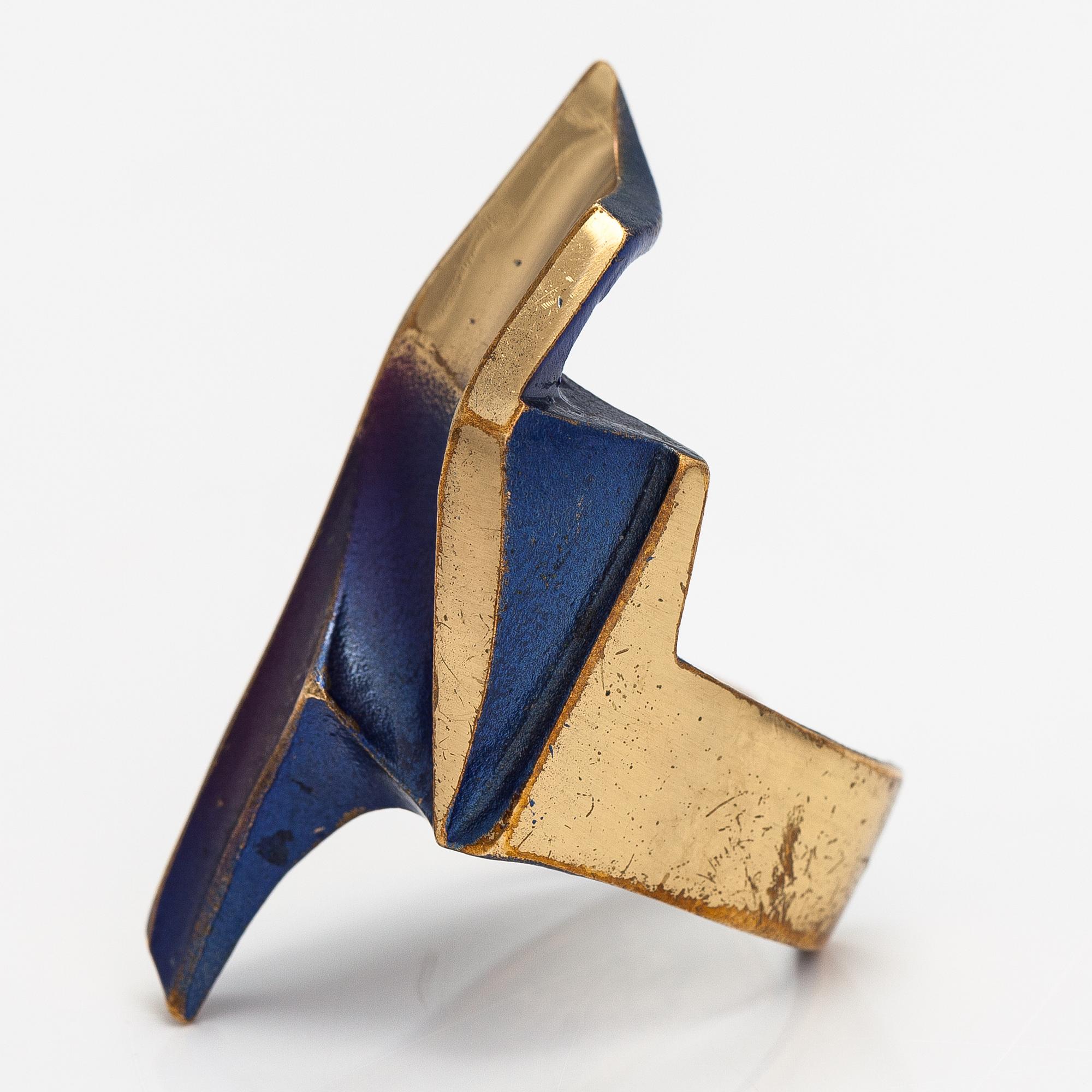 Björn Weckström, Halsband "International Arms Inc." och ring "B-52", eldbrons. Lapponia.