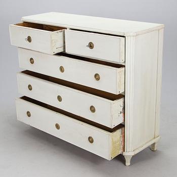 A late 18th century Gustavian chest of drawer.