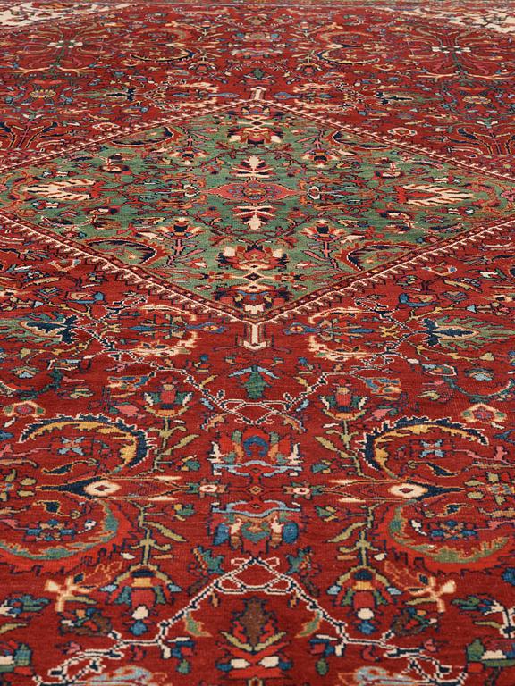 A CARPET. A semi-antique Mahal. 427 x 332 cm.