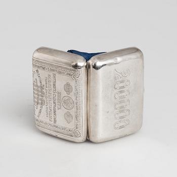 Russian Silver Coin Purse with engraving on the front of a 100 Rubel note, c. 1900.