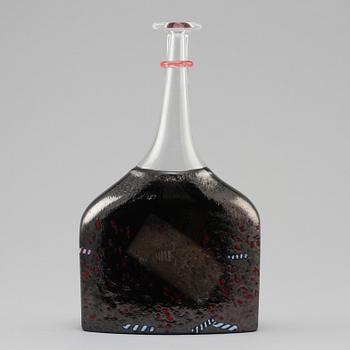 FLASKA, glas, Bertil Vallien, Kosta Boda, 1980/90-tal.