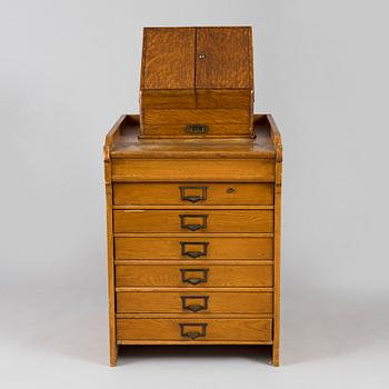 Arkistolaatikosto Billnäs ja dokumenttilokerikko, 1900-luvun alku ja puoliväli.