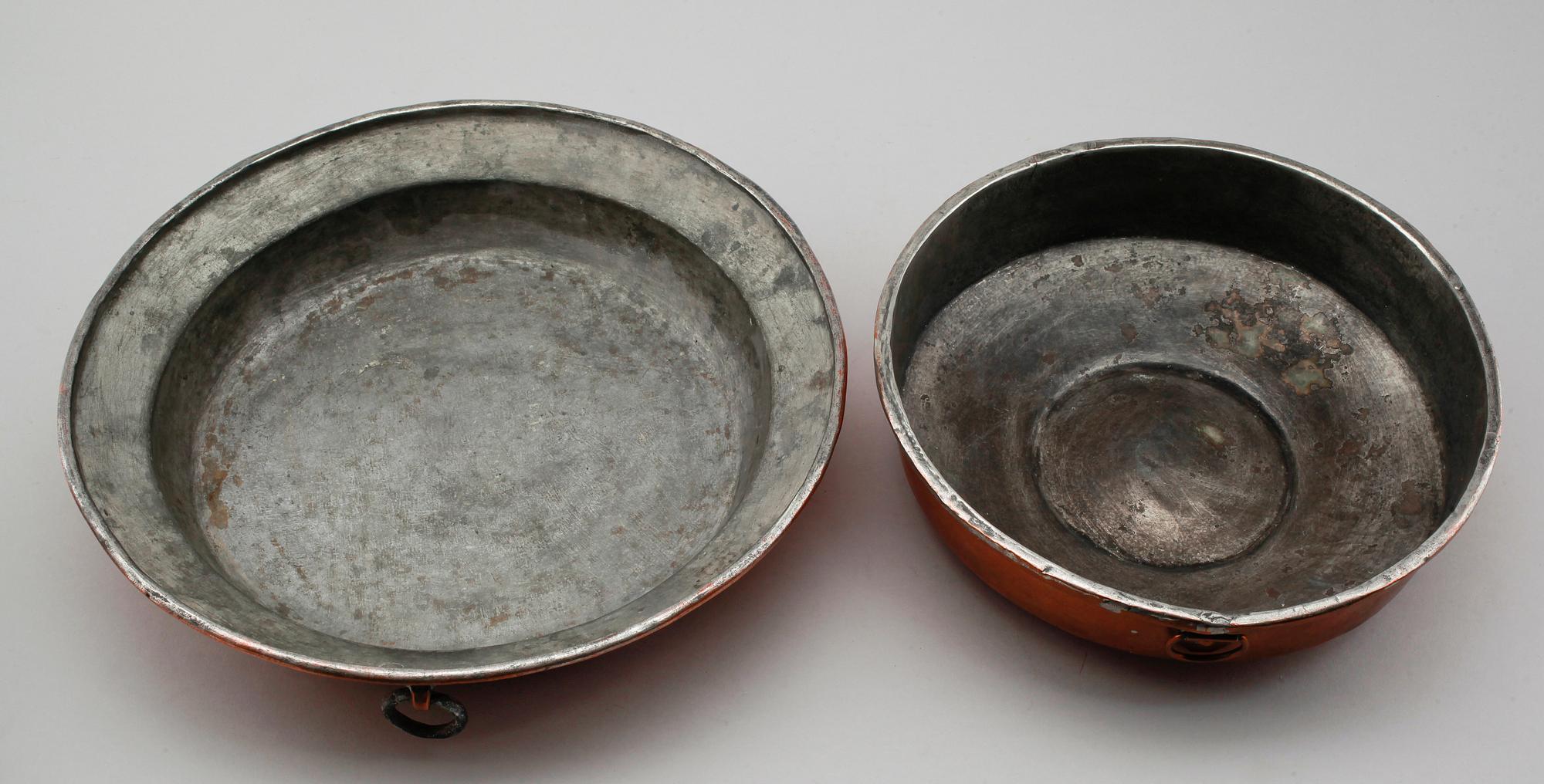 ALADÅBFORM samt FORMAR, 2 st, koppar, 1800-tal.