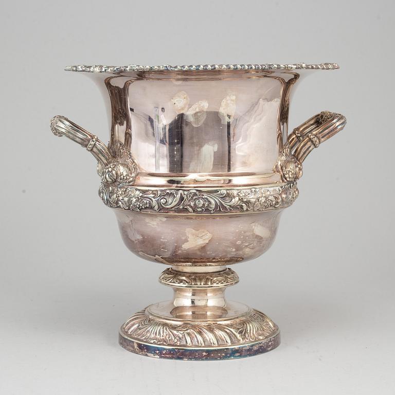 An English 20th century plated EP champagne cooler.