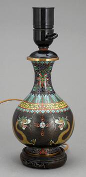 BORDSLAMPA, cloisonné, Kina, 1900-tal.