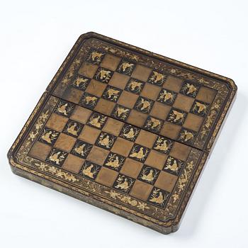 A Canton lacquer game box, Qing dynasty, 19th Century.