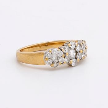 RING 18K gold and whitegold brilliant-cut diamonds approx 0,70 ct in total.