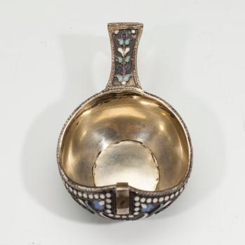 KÅSA, silver och emalj, cloisonné, Ryssland ca 1900.