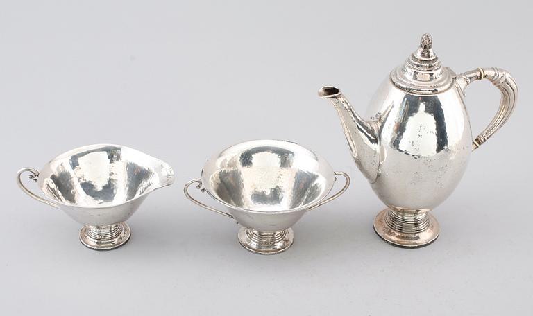 KAFFESERVIS, 3 delar, silver, Oscar Sjögren, Göteborg 1923, importstämplar. Total vikt ca 737 g.