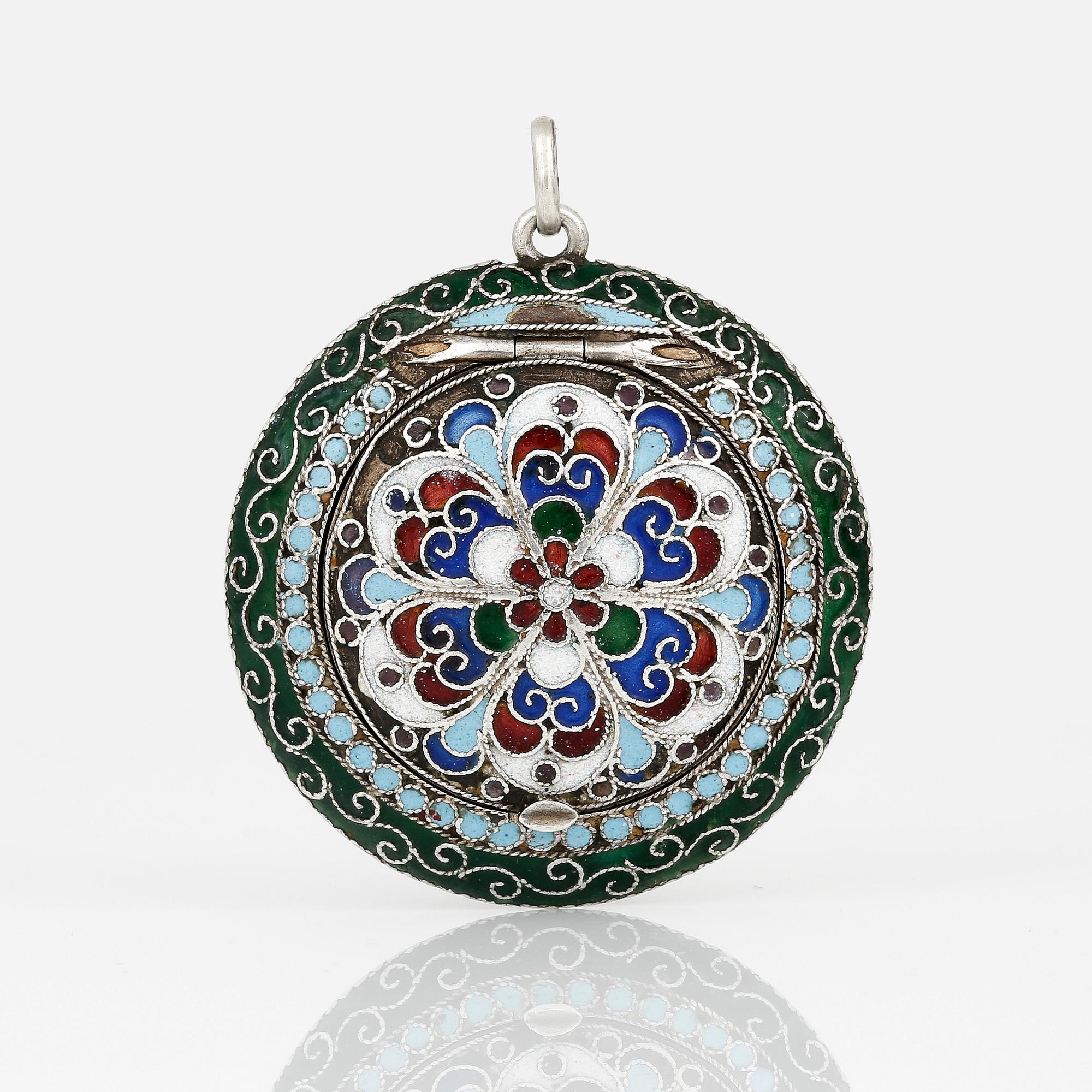 PUDERDOSA, silver och emalj, Odessky, Ryssland, 1908-26.