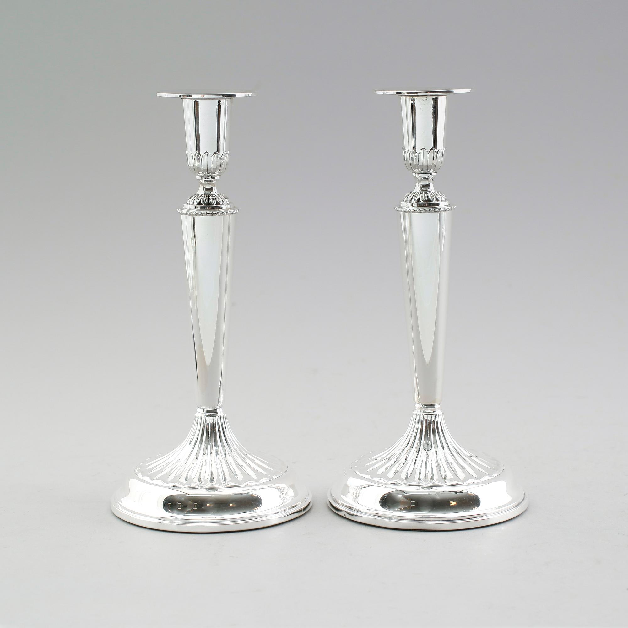 LJUSSTAKAR, 1 par, gustaviansk stil, Göteborg 1965.