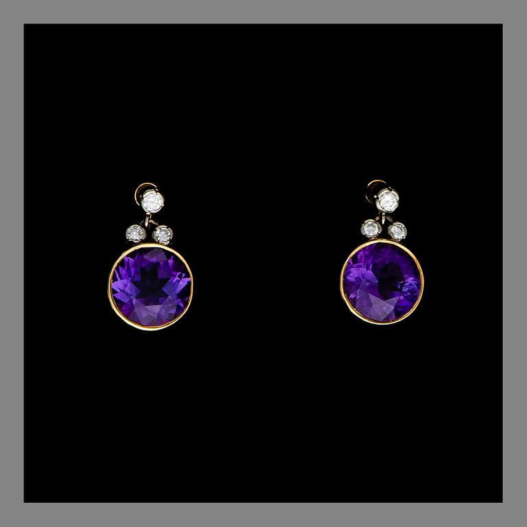 EARRINGS, 18K gold, amethysts, brilliant- and 8/8-cut diamonds. A. Tillander, Helsinki 1969. Weight c. 5.9 g.