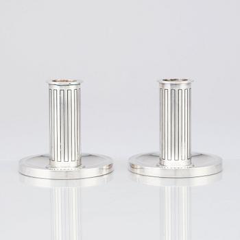 Sigvard Bernadotte, ljusstakar, ett par, Köpenhamn 1945-77, sterlingsilver, modell 923.