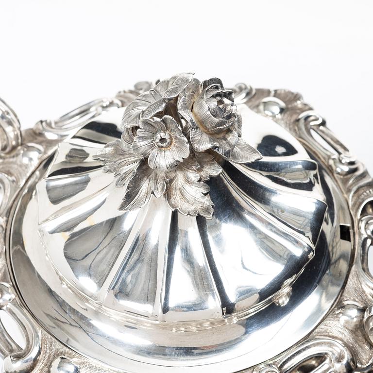 Gustaf Möllenborg, (Carl Teodor Féron), a Swedish silver sugar bowl with cover, Stockholm 1852.
