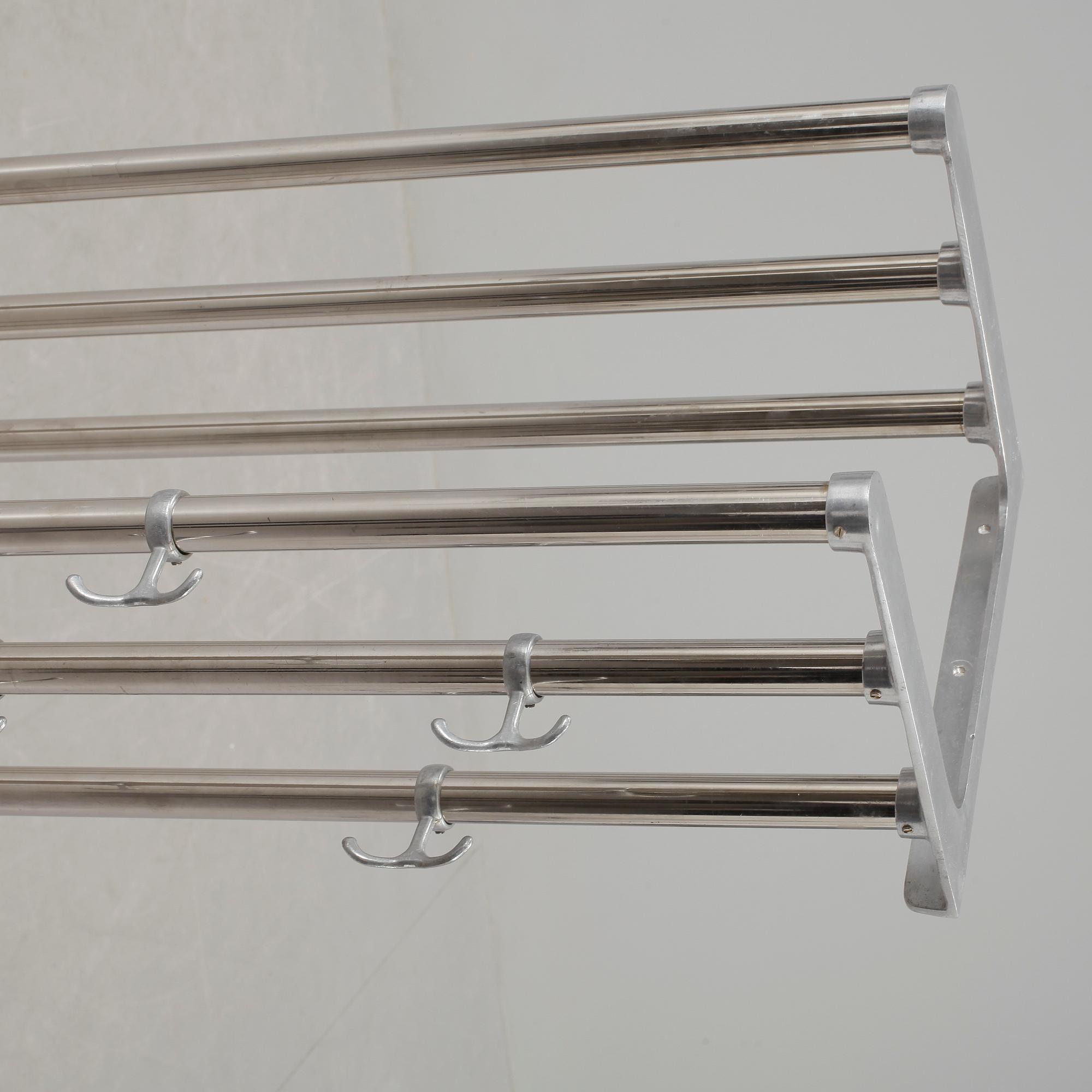 HATTHYLLA, metall, 1900-talets första hälft.