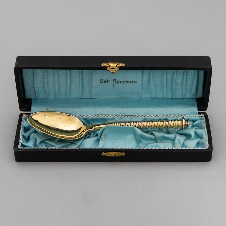 Ignati Sazikov, Serveringssked, förgyllt silver, S:t Petersburg 1860-tal.