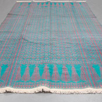 Matta, slätväv, Zilo, ca 303 x 242 cm.