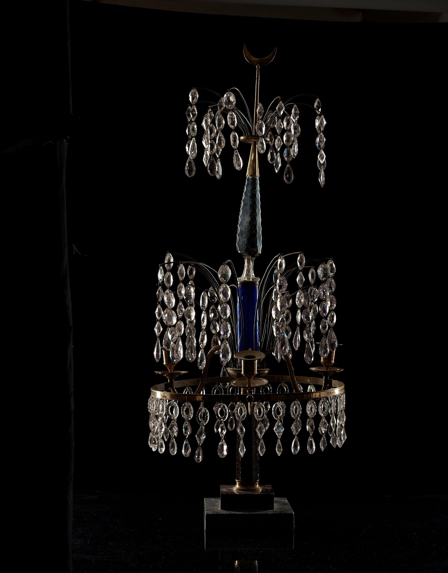 BORDSLYSTER, för tre ljus. Sengustaviansk, omkring år 1800.