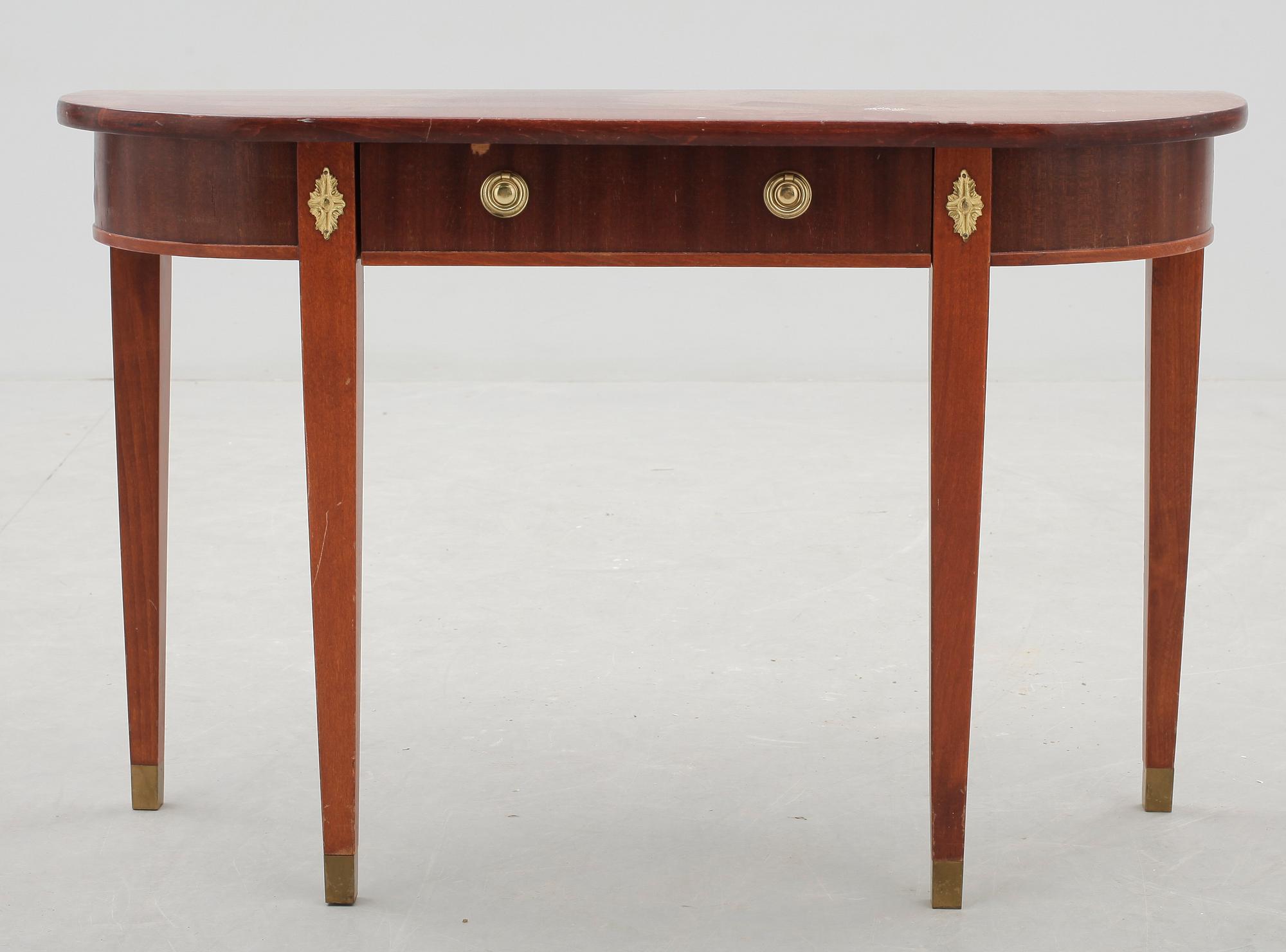 SIDEBOARD, gustaviansk stil, 1900-talets andra hälft.