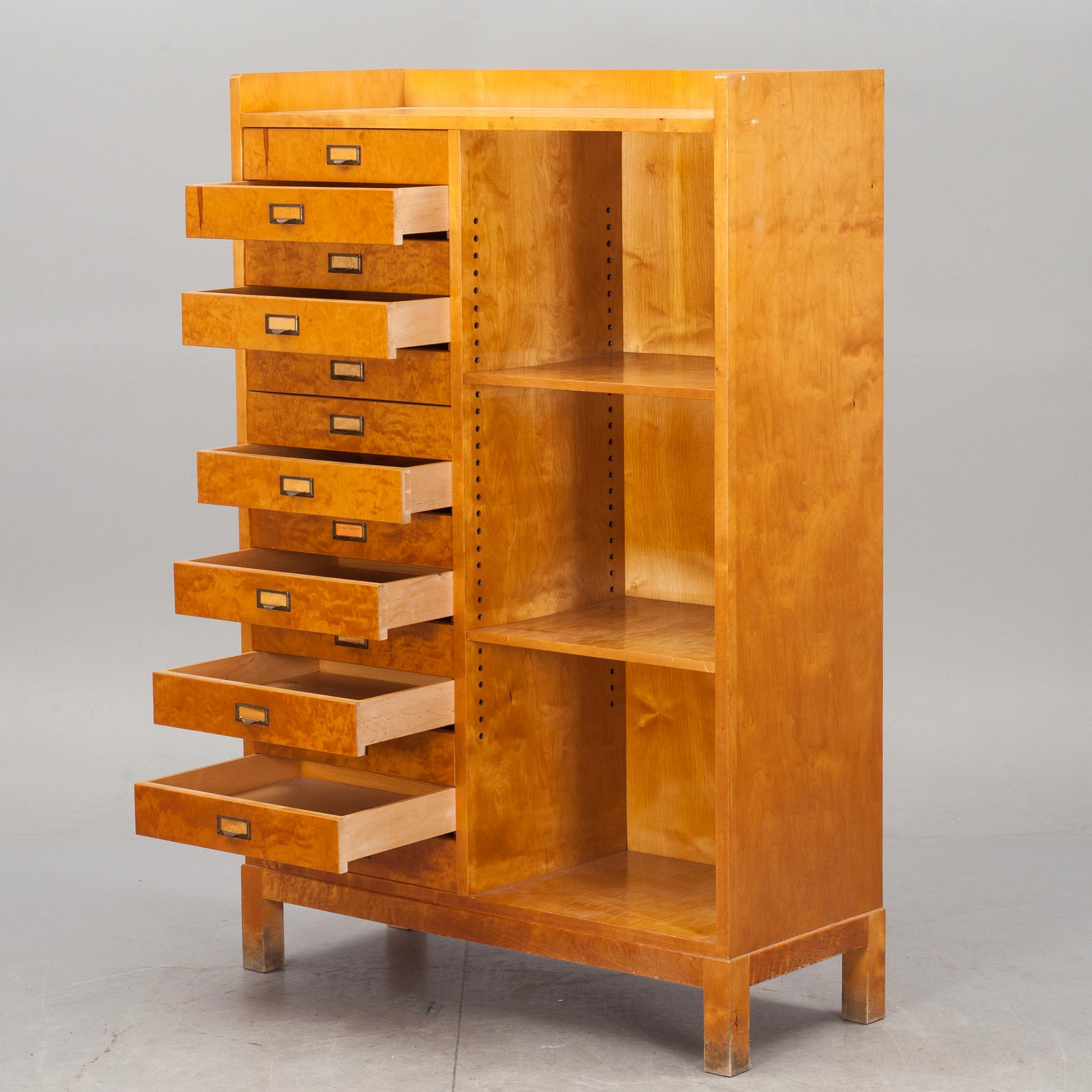 ARKIVSKÅP, 1900-talets första hälft.