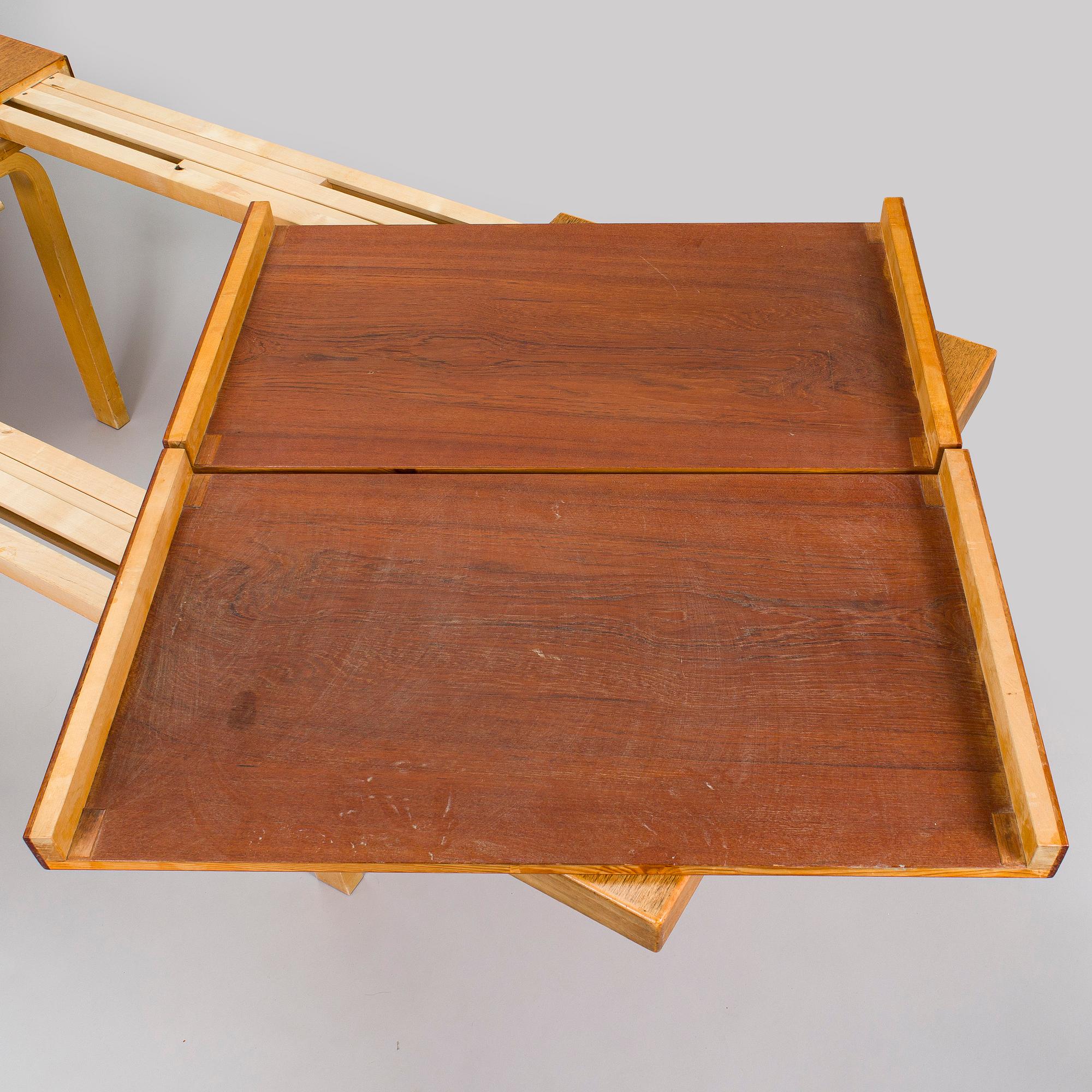 Alvar Aalto, matbord, modell 92 för O.Y. Huonekalu-ja Rakennustyötehdas A.B. 1900-talets mitt.