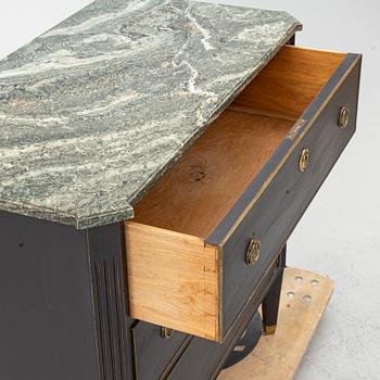 Chest of drawers, Gustavian style, 20th century.
