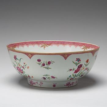 BÅLSKÅL, kompaniporslin. Qingdynastin, Qianlong (1736-95).