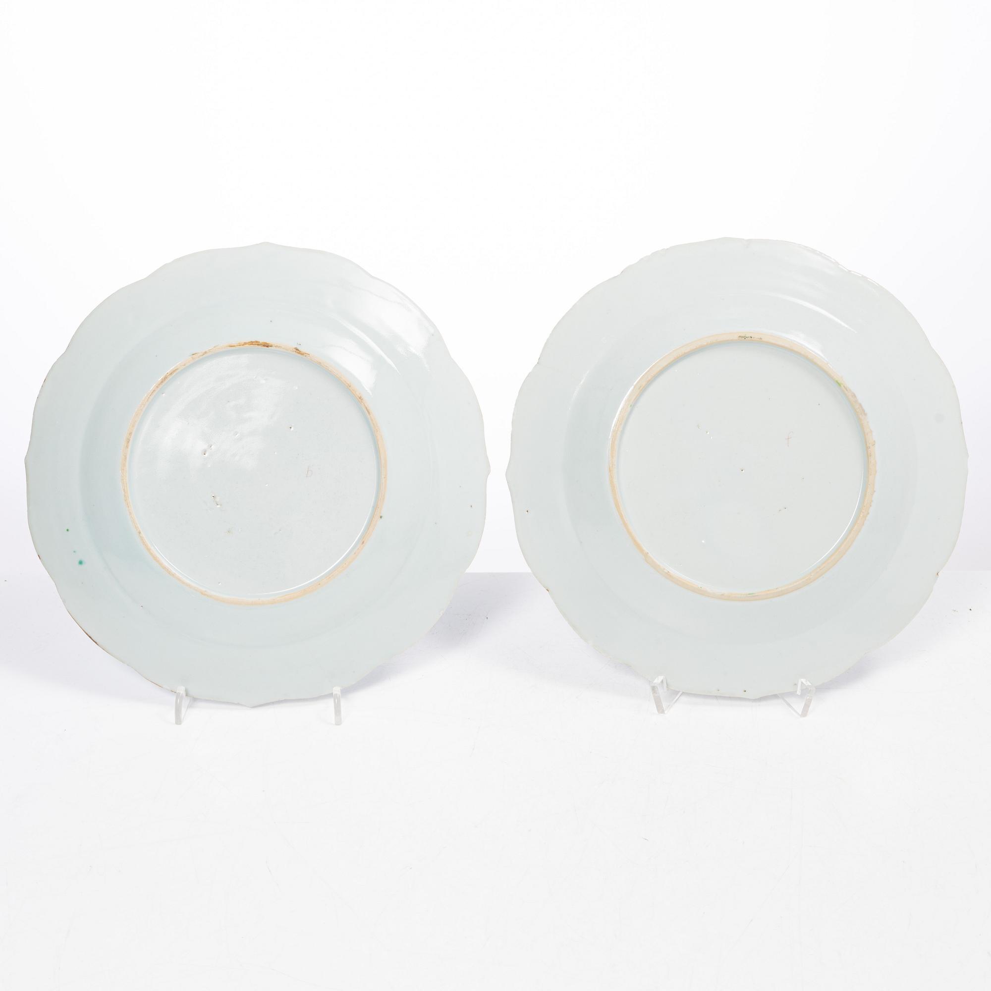 A group of five Chinese export porcelain famille rose plates, Qing dynasty, Qianlong (1736-95).