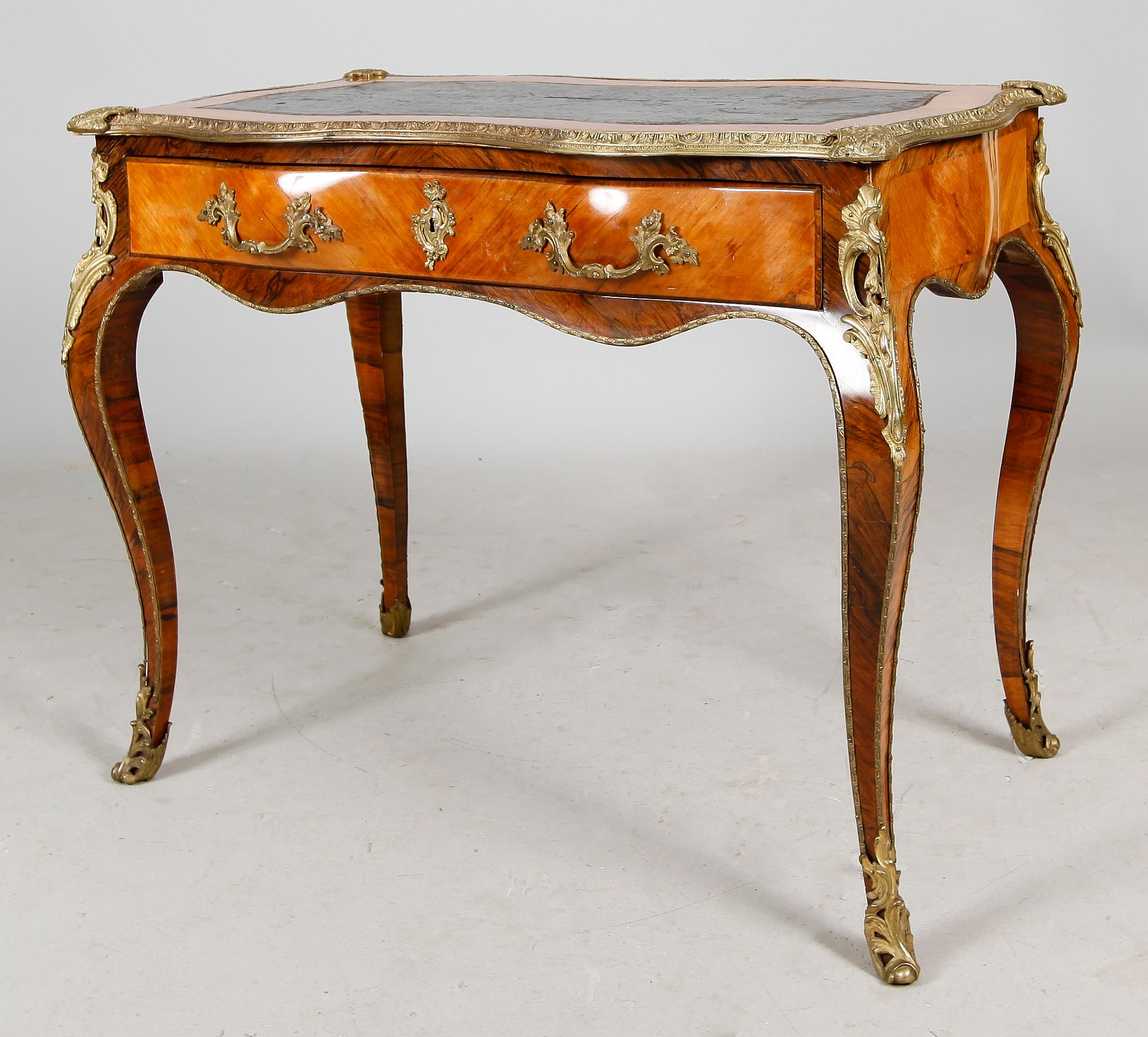 DAMSKRIVBORD, rokokostil, 1800-talets andra hälft.