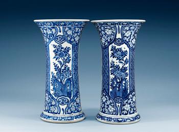 1502. A pair of blue and white vases, Qing dynasty, Kangxi (1662-1722). (2).