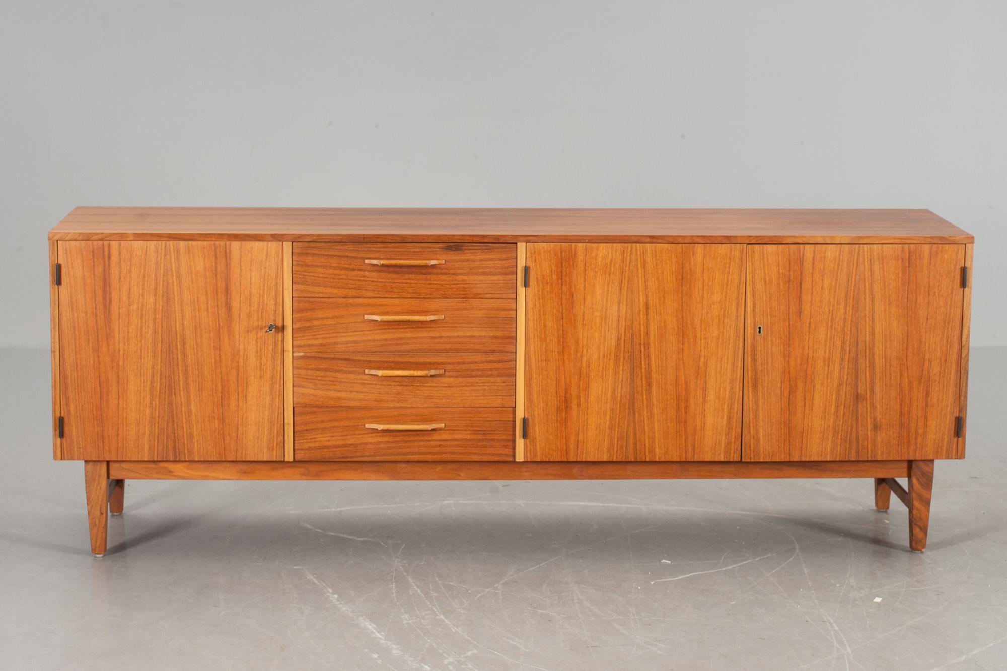 SIDEBOARD, 1960-tal.